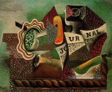 Nature morte avec fruits verre et journal 1914 cubiste Pablo Picasso Peinture à l'huile